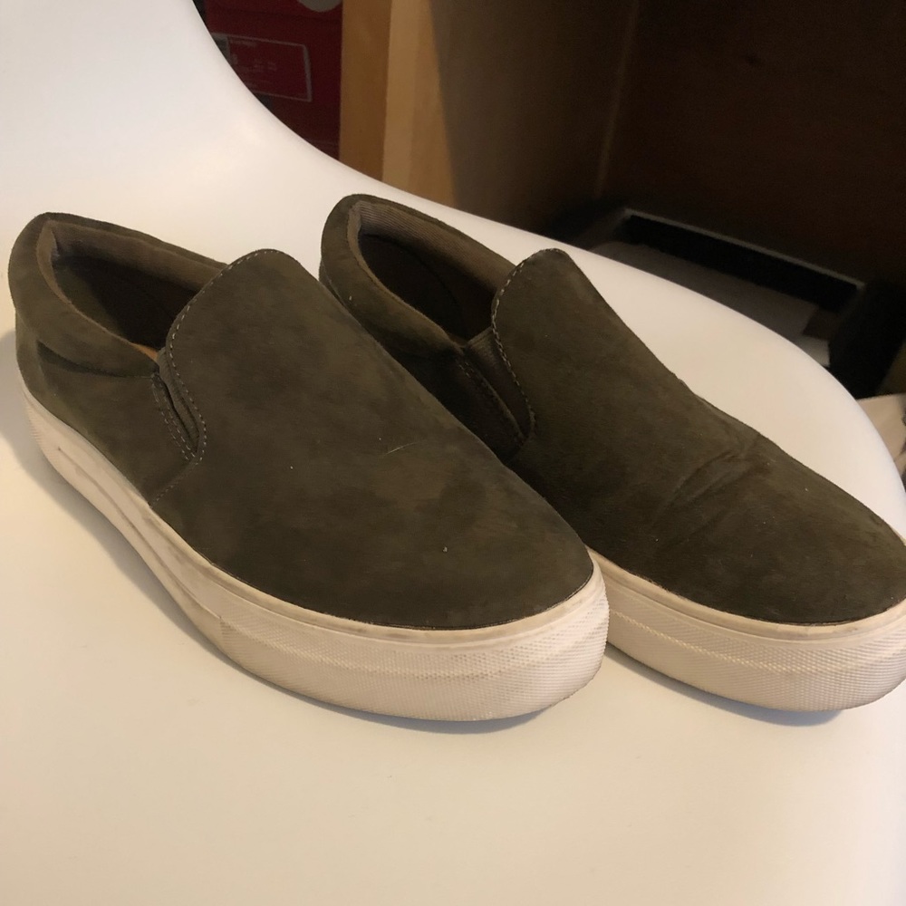 Canvas shoes